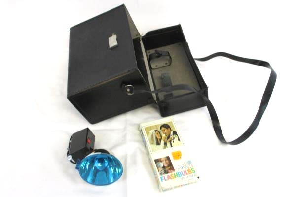 Polaroid 230 Land Camera w/ Flashbulbs Timer Filters Bag Strap