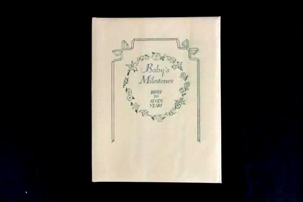 Vintage 1945 CR Gibson Baby's Milestones Book Photo Album Original Box