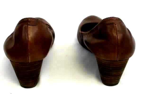 ADAM TUCKER Ritz Women's Brown Leather Low Wedges Sz 8M w/ Original Box