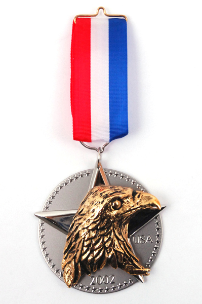 2002 Hallmark Keepsake MEDAL FOR AMERICA Ornament