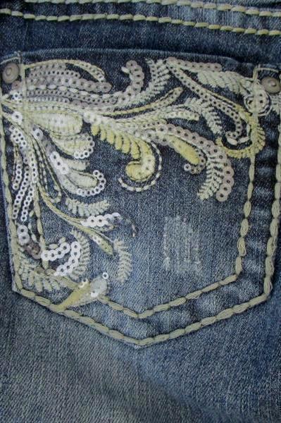 Pair Of Women's Navy-Blue Blue Jeans By Vanilla Star Size 9 64% Cotton