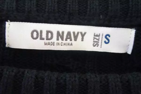 Old Navy Women's Black Long Sleeved Cable Knit Sweater Size S