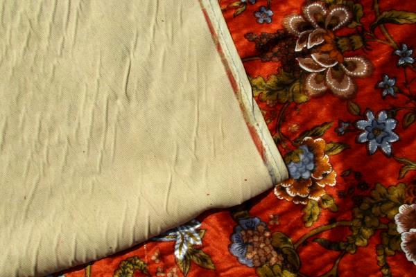Vtg Quaker Fabric Corp. 1970's Upholstery Fabric Floral Burnt Orange 35'
