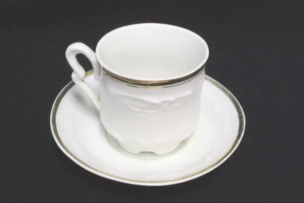 Set 2 Demitasse Cup And Saucers Scroll Work Detail Gold Gilt