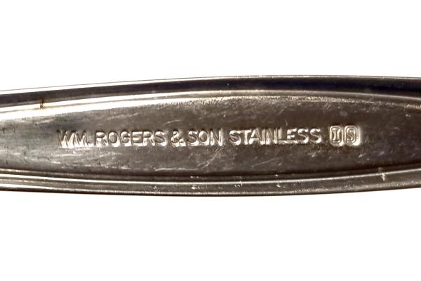 Vintage WM Rogers & Son Stainless Steel Pierced Pie Server 9"