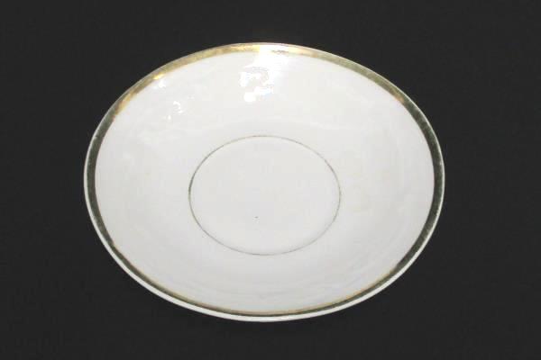 Set 2 Demitasse Cup And Saucers Scroll Work Detail Gold Gilt