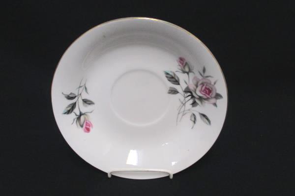 China Cup and Saucer Set Gold Gilt Floral Rose Pattern Chinese Writing