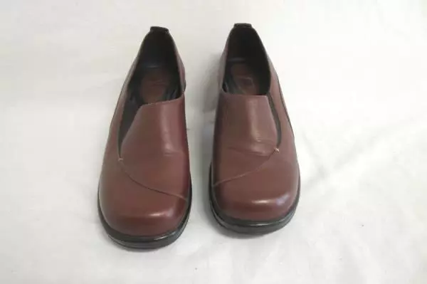DANSKO Brown Leather Slip on Clogs Embroidered Womens Size 40 EK