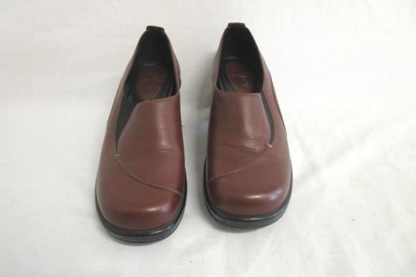 DANSKO Brown Leather Slip on Clogs Embroidered Womens Size 40 EK