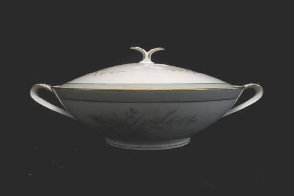Noritake China Covered Vegetable Bowl Michelle 6021