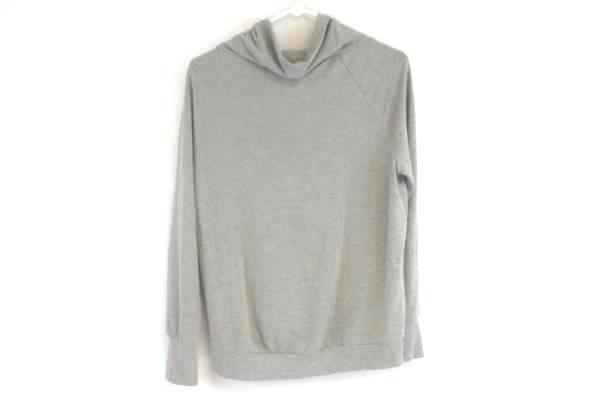 Well Worn Gray Turtle Neck Style Pullover Sweater Women's Size Small