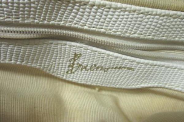 Handbag By Bueno White Faux Alligator Skin Multipocketed Zip-Close Size Medium