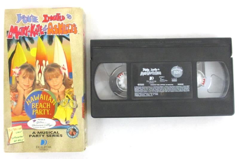Lot of 2 VHS Mary-Kate and Ashley's Hawaiian Beach Party & Our Lips Are Sealed