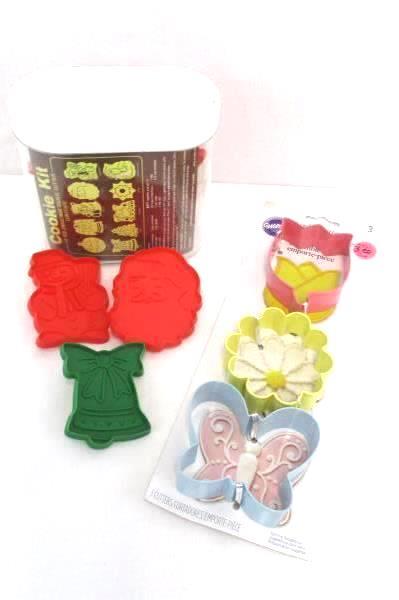 10 Piece Christmas Cookie Cutter Kit Plastic Bonus Set of 3 Spring Cookie Cutter