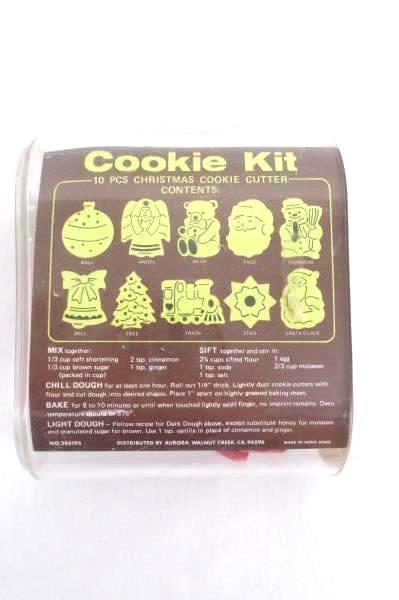 10 Piece Christmas Cookie Cutter Kit Plastic Bonus Set of 3 Spring Cookie Cutter