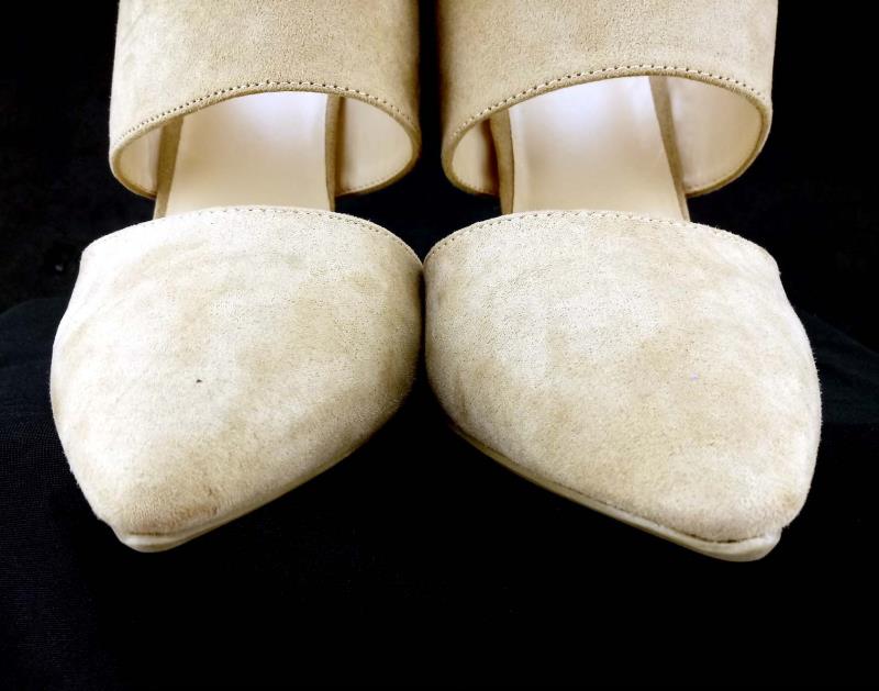 WILD DIVA Lounge Point Toe Heels Pumps Sandals Beige Faux Suede Open Heel Sz 9