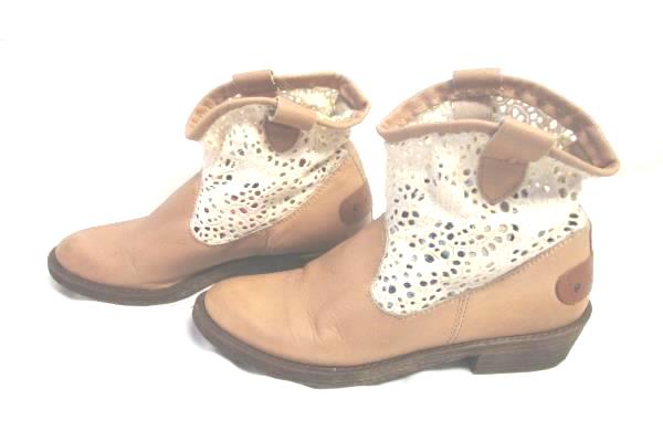 Women's Cool Way Tan And White Booties Ankle Boots Crochet Cowboy Size 5