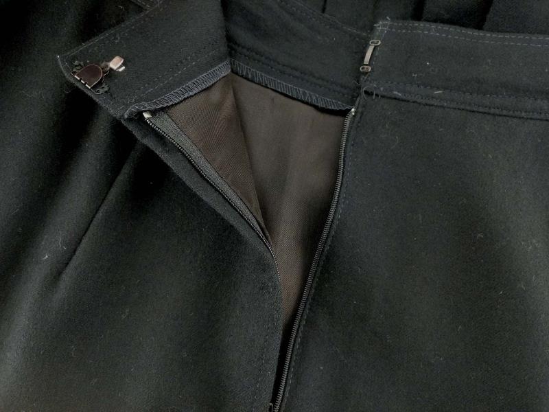 Vintage '90s THE VILLAGER Black Skirt Pleated Panel 100% Wool Women's Sz 14