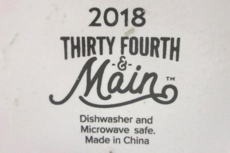 Set Of 2 Red And White "Peace On Earth" Coffee Mugs - 2018 Thirty-Fourth & Main