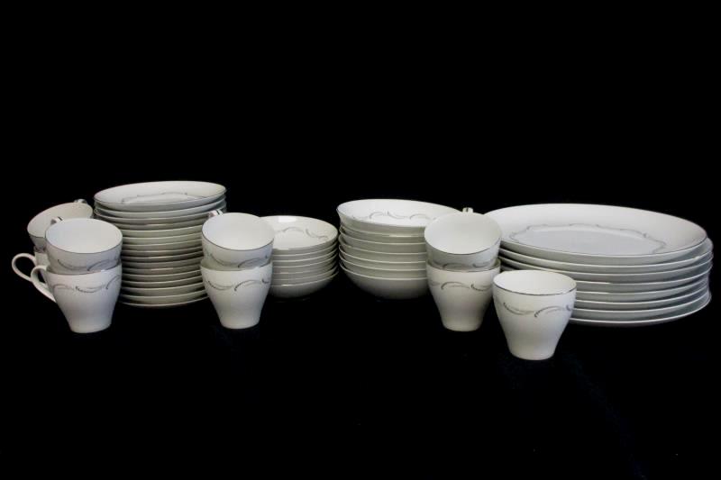 46 piece Set of Mikasa Fine China "Odette" #5718 Made In Japan