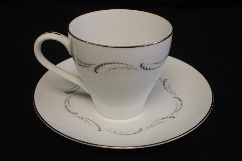 46 piece Set of Mikasa Fine China "Odette" #5718 Made In Japan