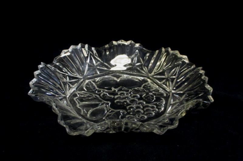Vintage Clear Glass Dish w/ Octagon Bottom Scalloped & Saw Tooth Rim