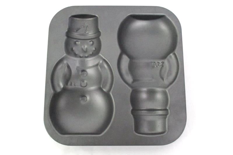 Tin Snowman Nonstick Cake Mold Pan Holiday Christmas 13 By 12 And a Half Inches