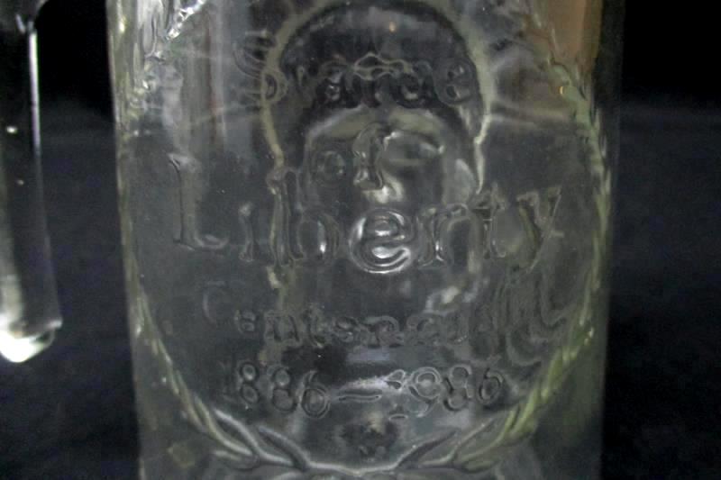 Set Of 2 Mugs Statue Of Liberty Clear Glass 6 inch Tall