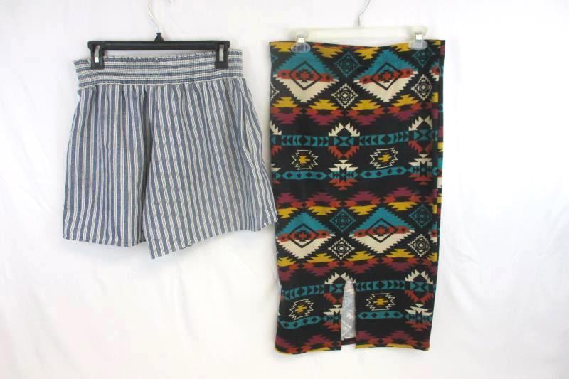 Lot of 2 Women's Blue White Striped Shorts Aztec Print Skirt Bottoms Size Large