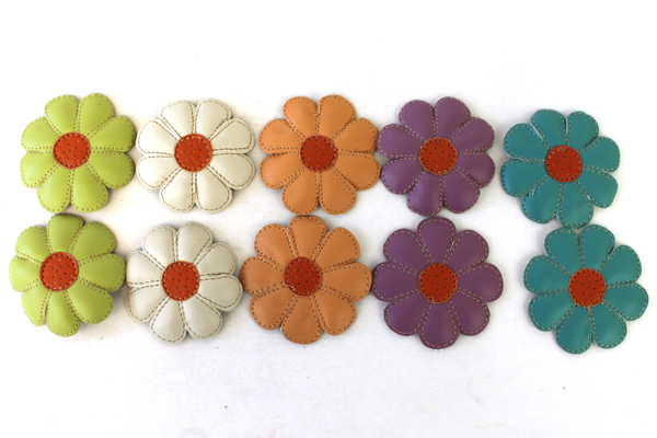 Lot of Spring Daisy Flower Decor & Embellishments - Paper Projects & Display
