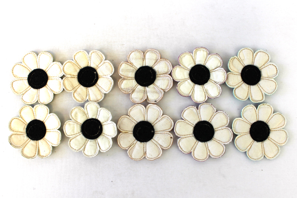 Lot of Spring Daisy Flower Decor & Embellishments - Paper Projects & Display