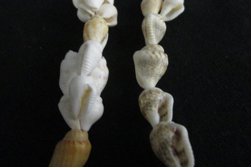 Vintage Sea Shell Necklaces White Tan Hawaiian Puka Lot of 4