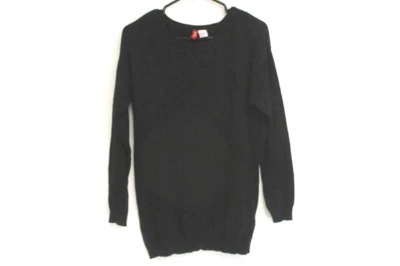 Lot of 2 Womens Divided by H&M Black Sweater S UniQlo Bermuda Shorts Womens 6