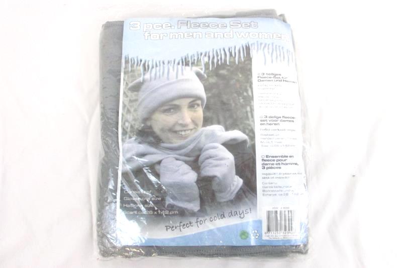 AI&E 3 Piece Fleece Set Gray Gloves Hat Scarf One Size Unisex Adult Sealed