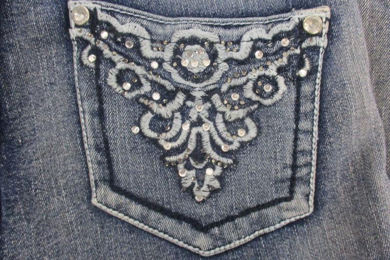 Venus Women's Stone Washed Denim Jeans Capri's With Diamond Rhinestone's Sz 8