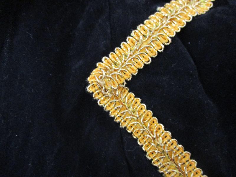 Underwraps Women's Costume Mad Hatter Dress Halloween Gold Piping Size Large