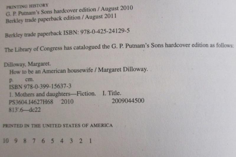 Lot of 3 Books Novels Queen Memoirs of a Geisha How to Be an American Housewife
