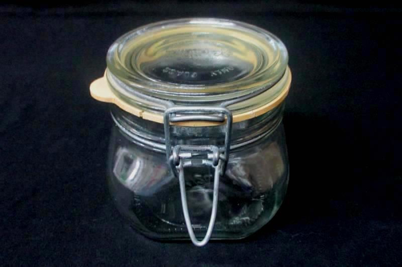 Clear Fidneza Half Liter Glass Jar With Metal Bail Italy