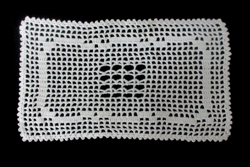 Pair Of White Hand Crocheted Dollies Home Decor