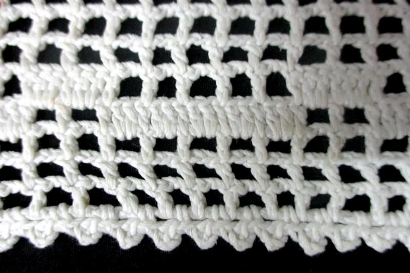 Pair Of White Hand Crocheted Dollies Home Decor