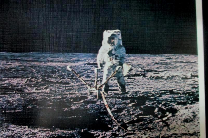 NASA Apollo 12 Historical Print Astronaut ALSEP On the Moons Surface 8 1/2 x 11