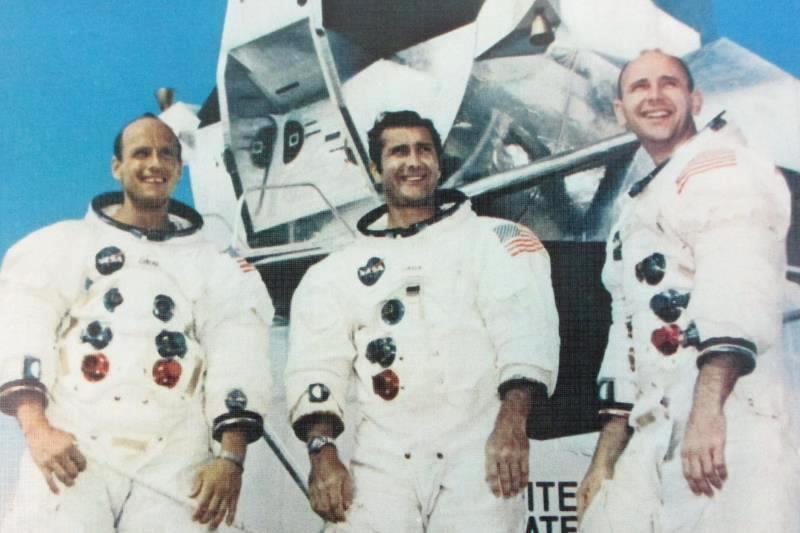 Historical Print Apollo 12 Astronauts Charles Conrad Jr Gordon Bean 8 1/2 x 11