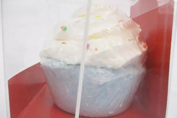 Fizz & Bubble Birthday Cake Bubble Bath Cupcake 5 oz Bath Bomb Sealed