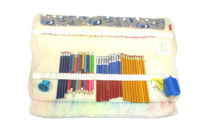 Damero Colored Pencil Roll Wrap For 100 Pencils Gray Dog Print
