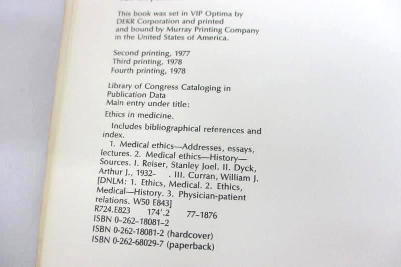 Ethics in Medicine Historical Perspectives and Contemporary Concerns Paperback