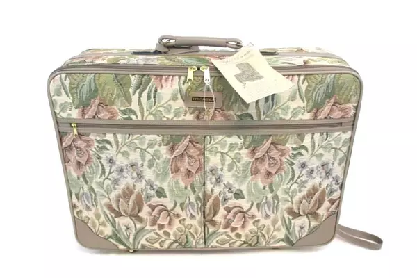 4 Piece Fifth Avenue Tapestry Luggage Set With Keys With Original Tags