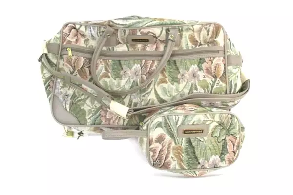 4 Piece Fifth Avenue Tapestry Luggage Set With Keys With Original Tags