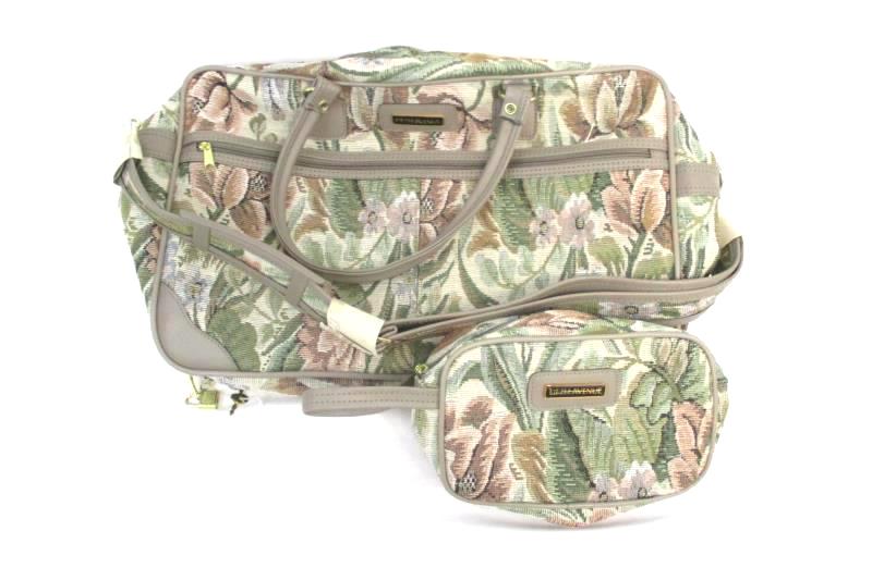 4 Piece Fifth Avenue Tapestry Luggage Set With Keys With Original Tags