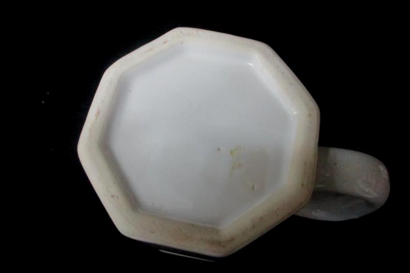 Vintage Octagonal Lidded Ceramic Coffee Or Teapot 4 Mugs White Floral Pattern