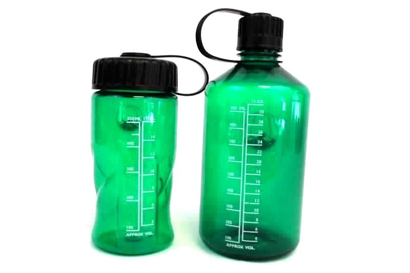 Lot of 2 Stansport Green Plastic Water Bottles Black Screw On Lid 17oz 32oz
